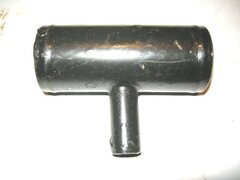 Тройник патрубков радиатора УАЗ (черн) (труба отводящ)